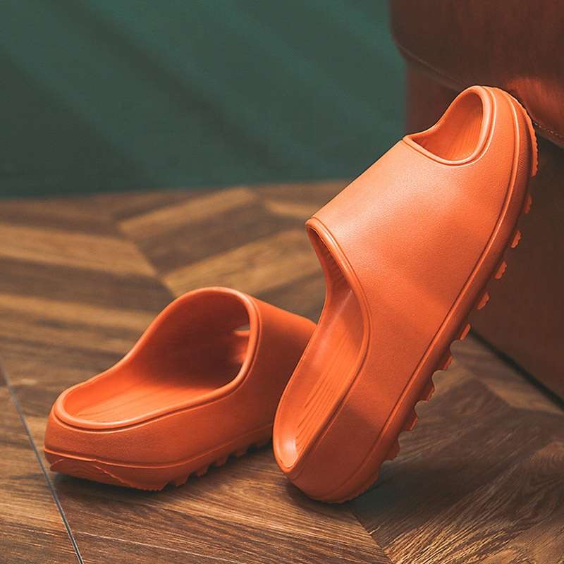 Cozy slides summer trends sandals 2021