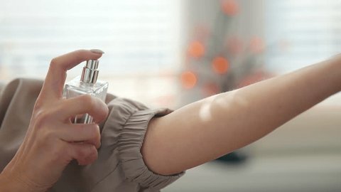 آرنج - بهترین نقطه بدن برای عطر زدن 