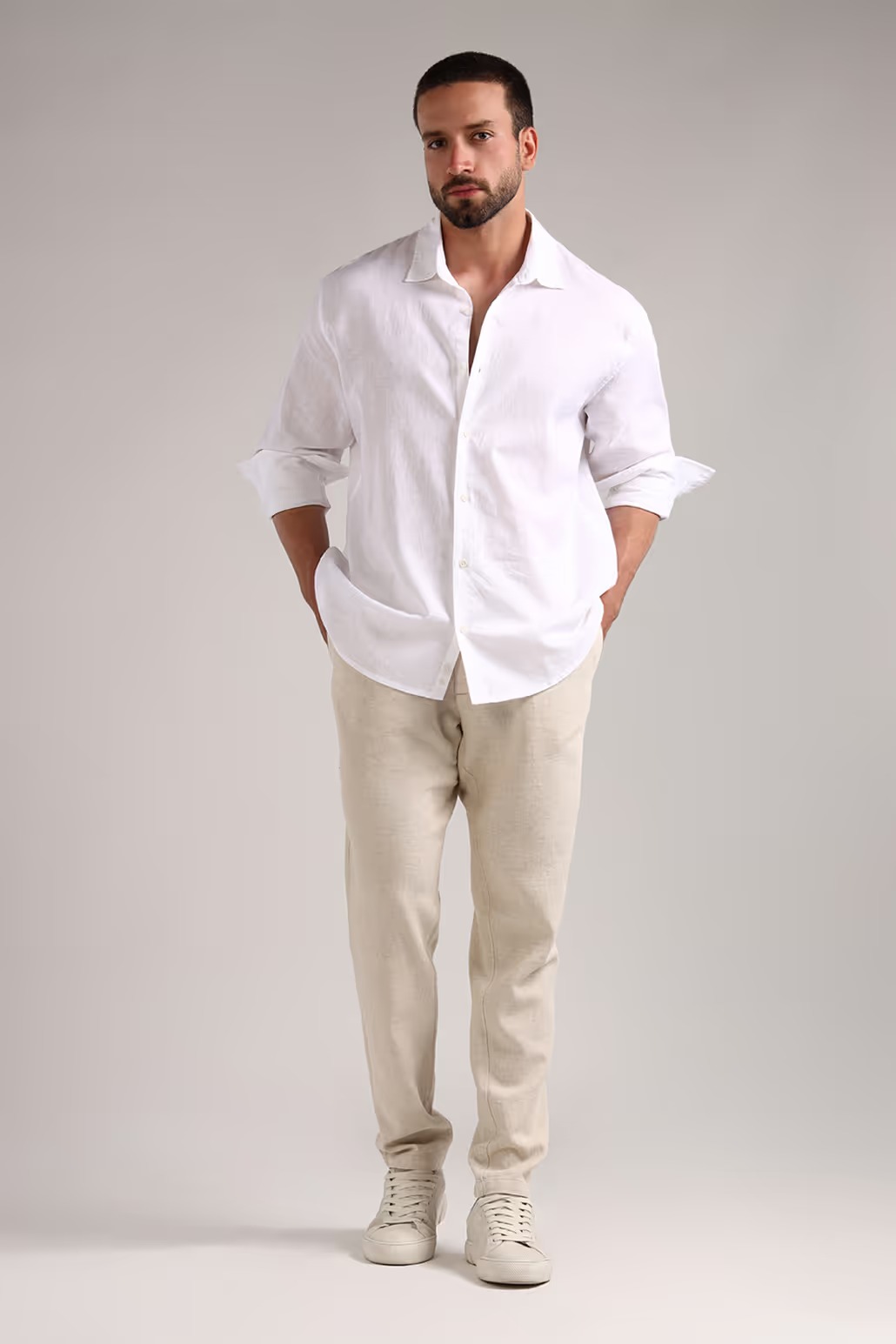 پیراهن سفید مردانه بیسیک 
https://sarak-co.com/category/men-shirts