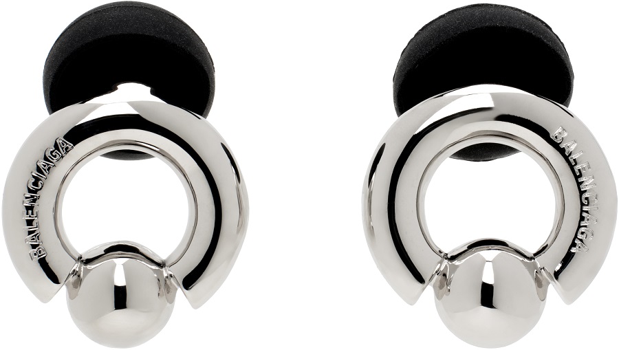 گوشگیر نقرهای «Ball Ear Jewels» از برند Balenciaga؛ ترکیبی از محافظت شنوایی و اکسسوری لوکس