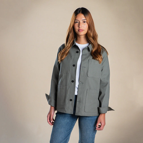 کت کارگری chore coat, بازطراحیشده برای استایل زنانه