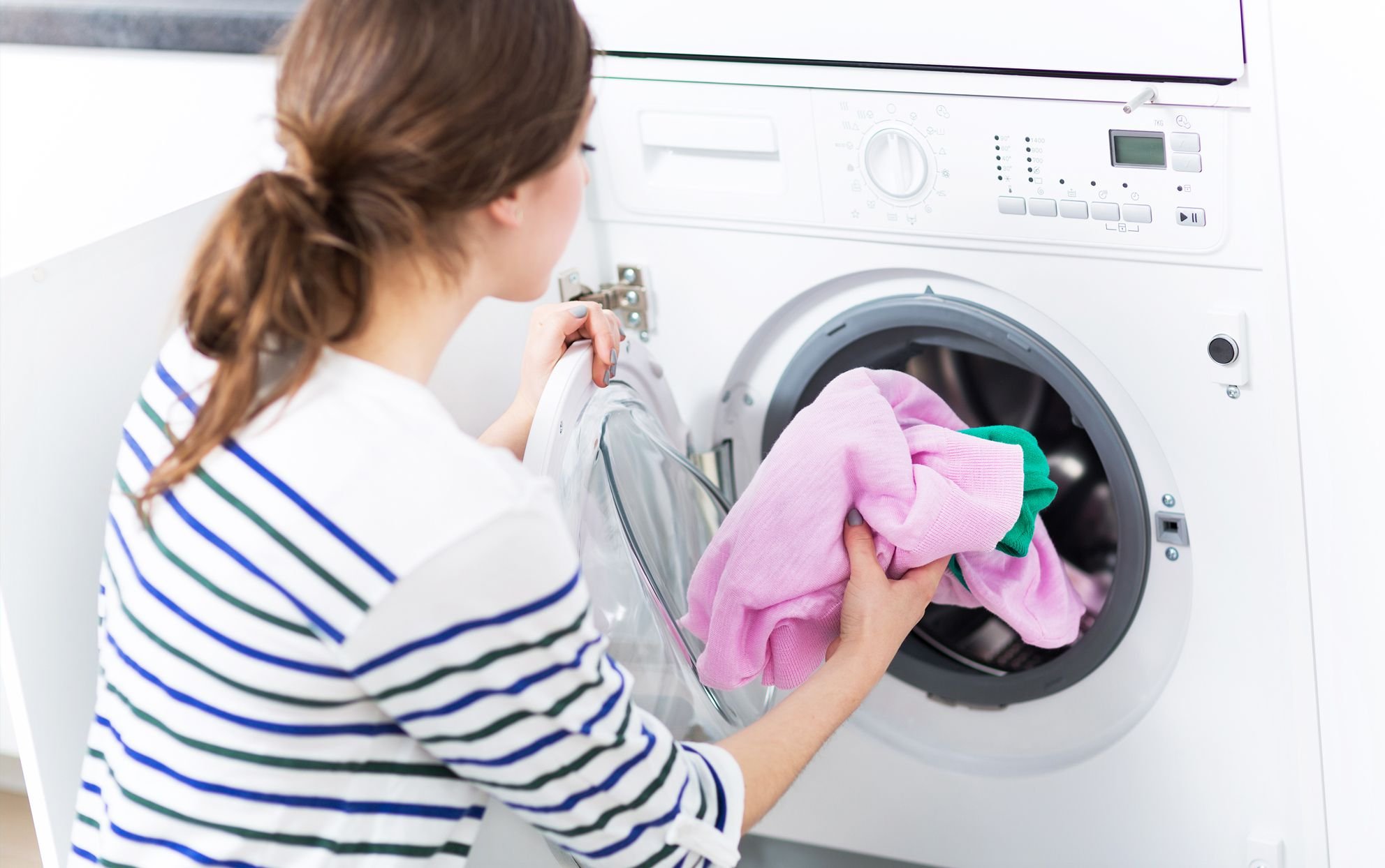 آیا لباس پلیسه را می توان با ماشین لباسشویی شست؟